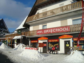 Skihang 100 Meter vom App Bergfrieden